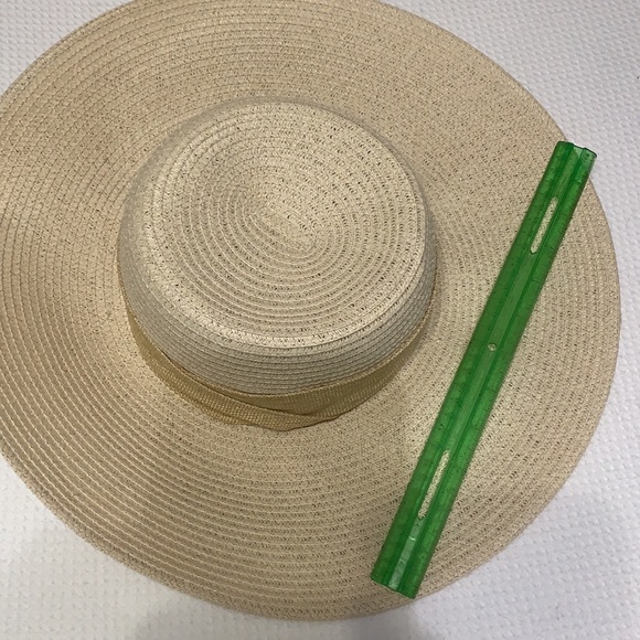 NWT Talbots sun hat. Neutral with gold cloth band - Picture 3 of 8